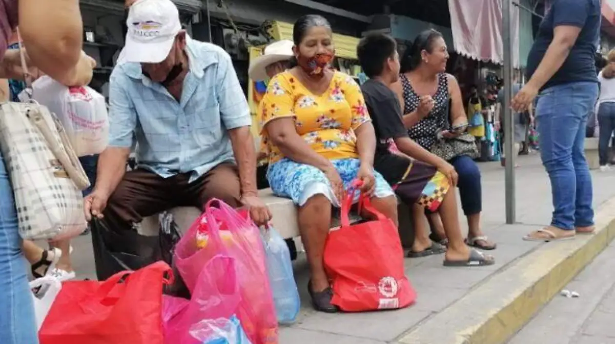 Mazatlan se alista para la llegada de Pamela (1)